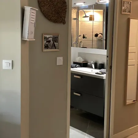 Chez Flo אביניון