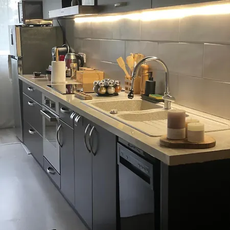 דירה Chez Flo